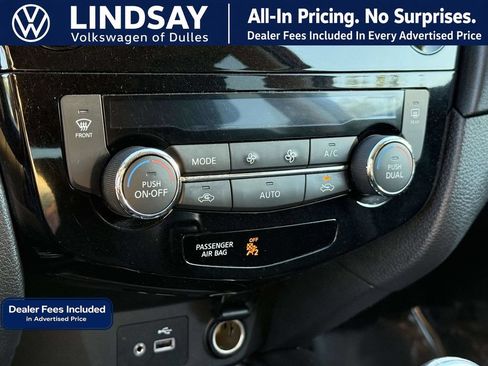 Used 2018 Nissan Rogue SV w/ Premium Package AWD/4WD image 18
