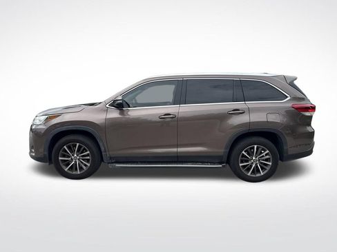 Used 2019 Toyota Highlander XLE FWD image 8