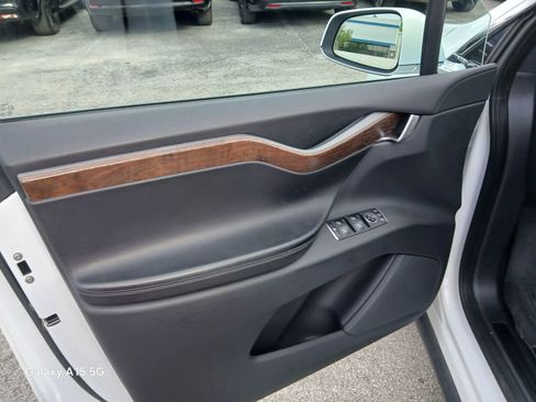Used 2020 Tesla Model X Long Range AWD/4WD image 12