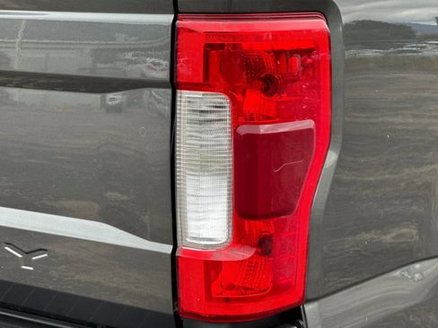 Used 2017 Ford F250 Lariat w/ Lariat Ultimate Package AWD/4WD image 26