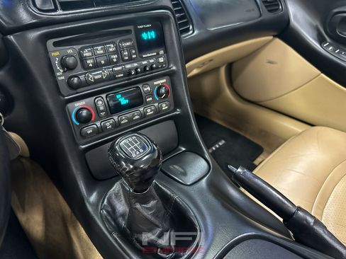 Used 2000 Chevrolet Corvette Coupe w/ Memory Pkg RWD image 38