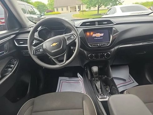 Used 2023 Chevrolet TrailBlazer LT w/ Convenience Package FWD image 5