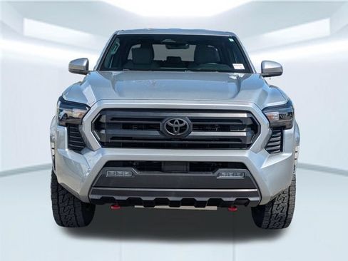 Used 2024 Toyota Tacoma SR5 AWD/4WD image 10