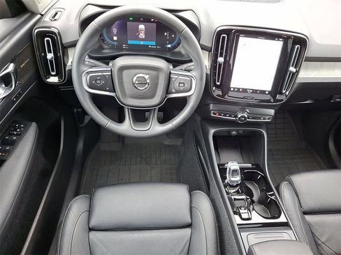 Used 2023 Volvo XC40 B5 Ultimate w/ Protection Package Premier image 21