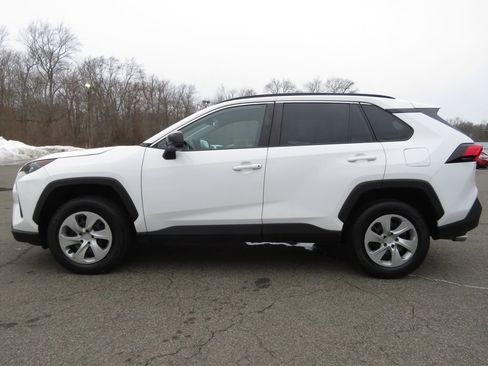 Used 2019 Toyota RAV4 LE image 8