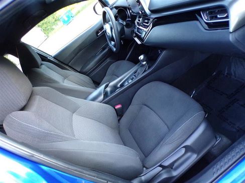 Used 2019 Toyota C-HR LE FWD image 18
