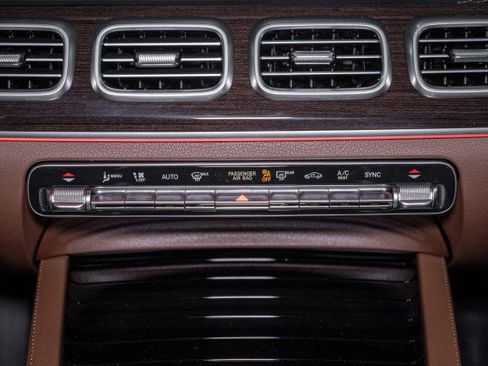 New 2026 Mercedes-Benz GLS 450 4MATIC image 18