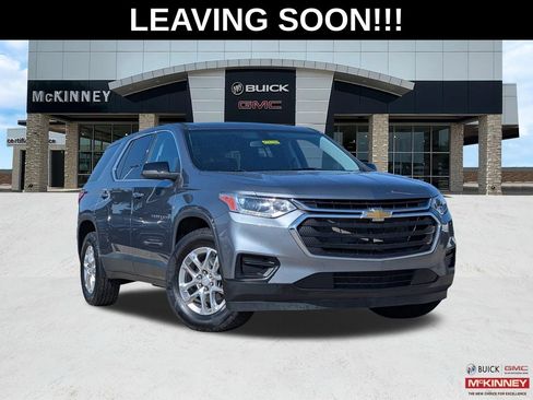 Used 2021 Chevrolet Traverse LS FWD image 1
