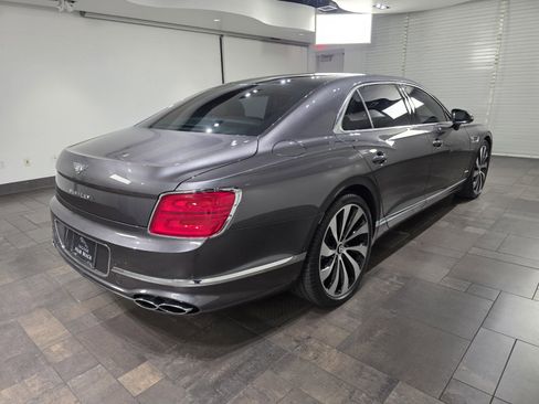 Used 2023 Bentley Flying Spur Azure image 27