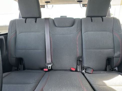 Used 2024 Jeep Wrangler Unlimited Rubicon image 27