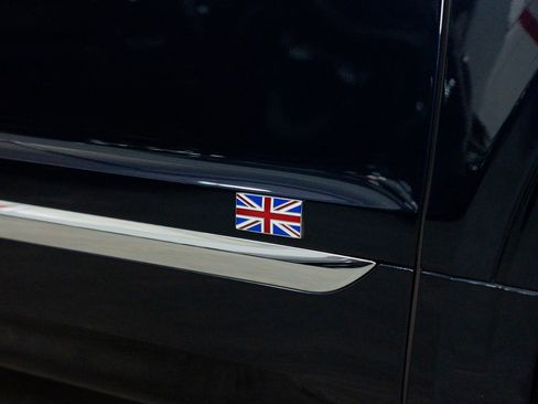 Used 2020 Bentley Bentayga V8 image 15