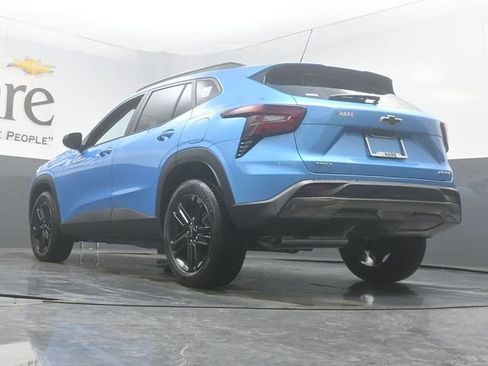 New 2026 Chevrolet Trax ACTIV w/ Sunroof Package FWD image 5