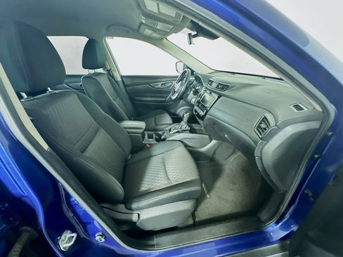 Used 2020 Nissan Rogue SV image 33