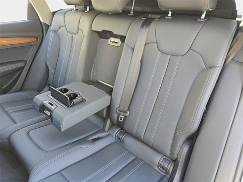Used 2022 Audi Q5 2.0T Premium Plus w/ Premium Plus Package image 18
