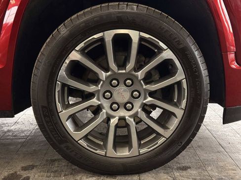 Used 2023 GMC Acadia Denali image 39