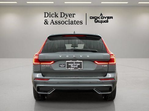 Certified 2026 Volvo XC60 T8 Ultra w/ Protection Package Premier AWD/4WD image 10