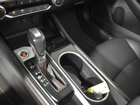 Used 2024 Nissan Altima 2.5 SR w/ SR Premium Package FWD image 26