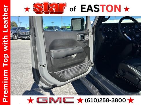 Used 2023 Jeep Wrangler Unlimited Sahara w/ Cold Weather Group image 16