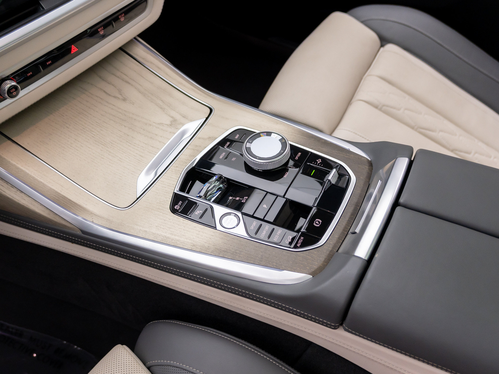 Certified 2025 BMW X7 M60i AWD/4WD image 13
