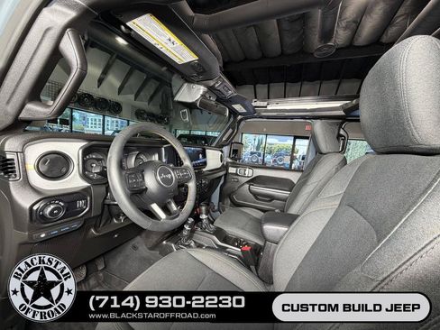 Used 2024 Jeep Wrangler Unlimited w/ Convenience Group AWD/4WD image 20