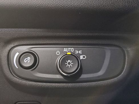 Used 2020 GMC Terrain SLE w/ Elevation Edition image 31