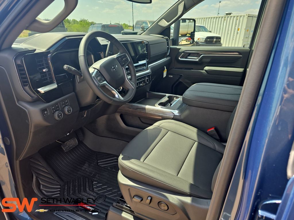 New 2026 Chevrolet Silverado 2500 LTZ w/ LTZ Plus Package AWD/4WD image 17