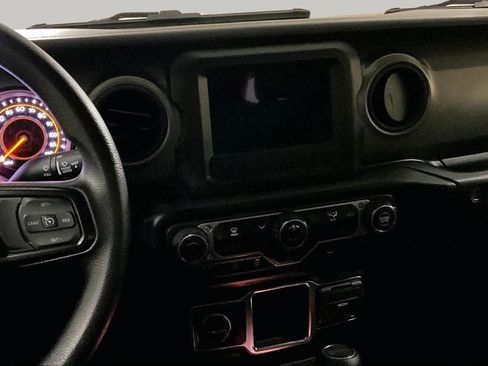 Used 2022 Jeep Wrangler Unlimited Sport AWD/4WD image 6