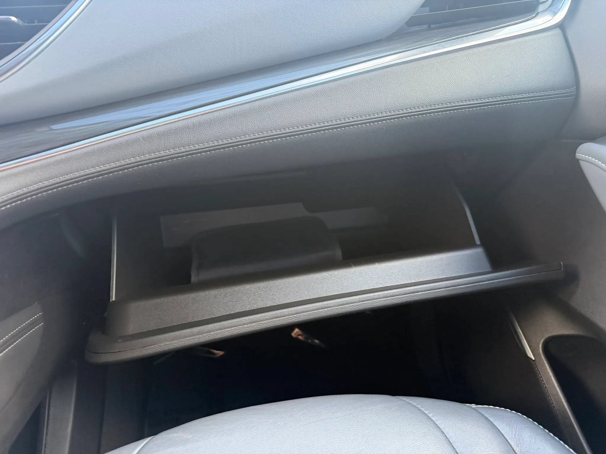 Used 2019 Buick Enclave Essence FWD image 33
