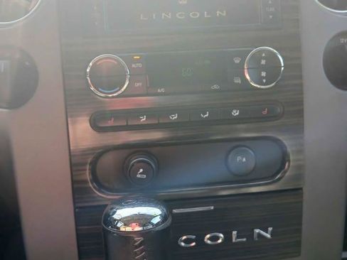 Used 2008 Lincoln Mark LT 4x4 image 19