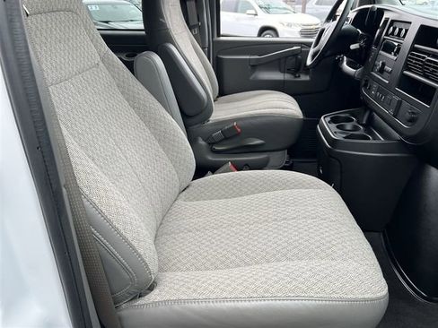 Certified 2025 Chevrolet Express 3500 LT w/ LT Preferred Equipment Group RWD image 29