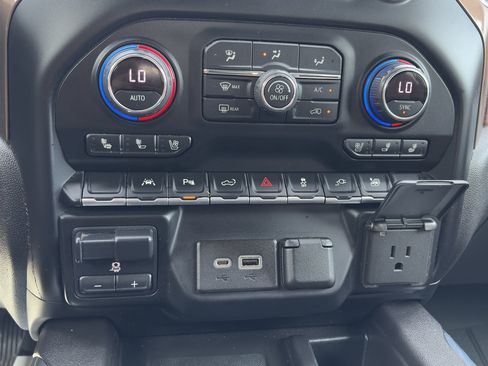 Used 2022 Chevrolet Silverado 1500 High Country w/ LPO, Dark Essentials Package AWD/4WD image 26