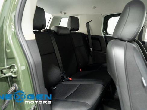 Used 2014 Toyota FJ Cruiser 4WD image 35