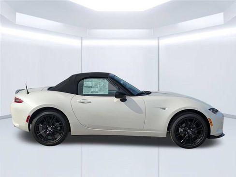 New 2026 MAZDA MX-5 Miata Club w/ Interior Package RWD image 7