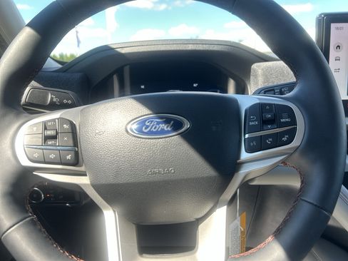 New 2026 Ford Explorer Active w/ Active Comfort Package RWD image 16