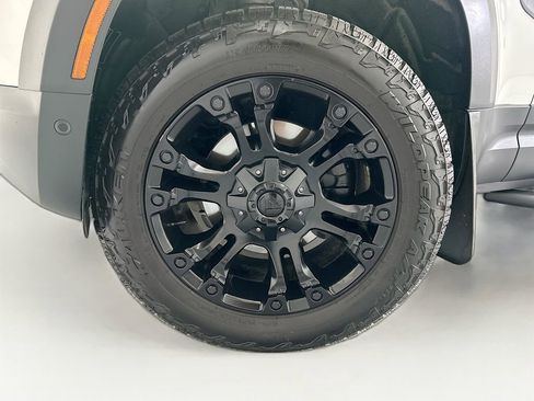 Used 2023 Land Rover Defender 110 S AWD/4WD image 29