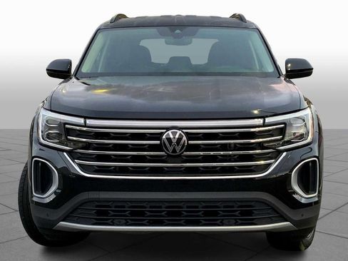 Used 2024 Volkswagen Atlas SE image 3