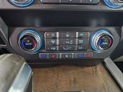 Used 2019 Ford F150 Limited w/ Trailer Tow Package image 27