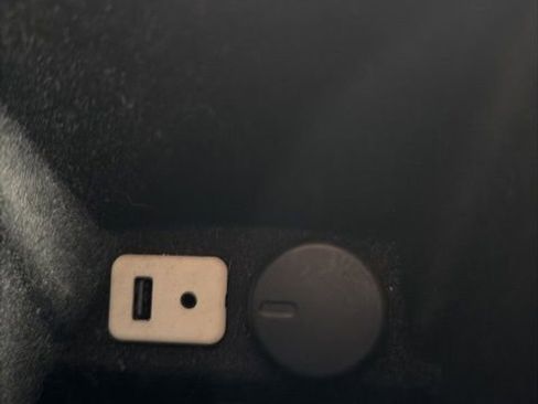 Used 2010 Cadillac SRX Luxury image 35