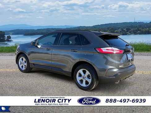 Certified 2020 Ford Edge SE image 5