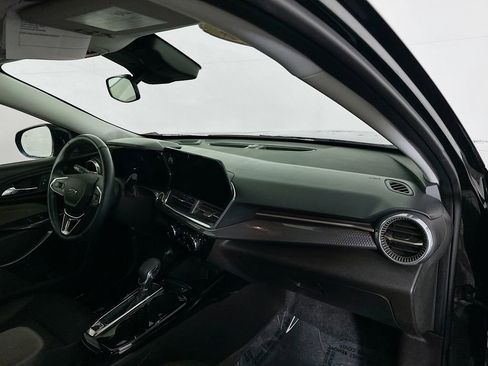 Used 2024 Chevrolet Trax ACTIV w/ Driver Confidence Package image 35