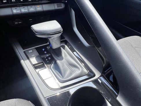 New 2025 Hyundai Elantra SEL image 15