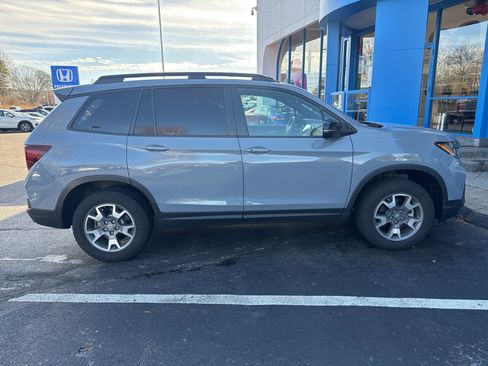 Used 2023 Honda Passport TrailSport image 4