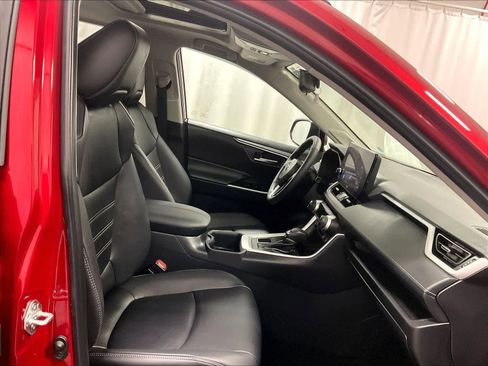 Used 2025 Toyota RAV4 XLE Premium image 11