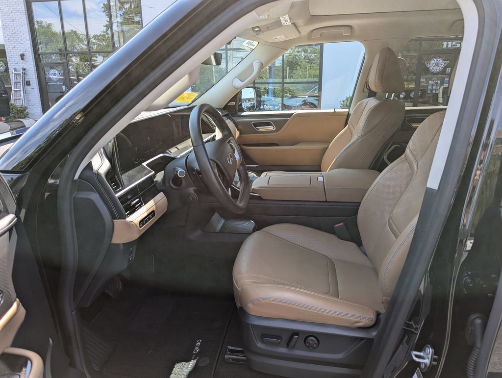 Used 2025 INFINITI QX80 Luxe AWD/4WD image 11