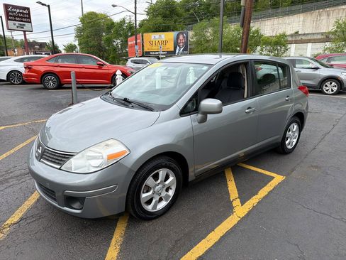 Used 2008 Nissan Versa Hatchback FWD image 5