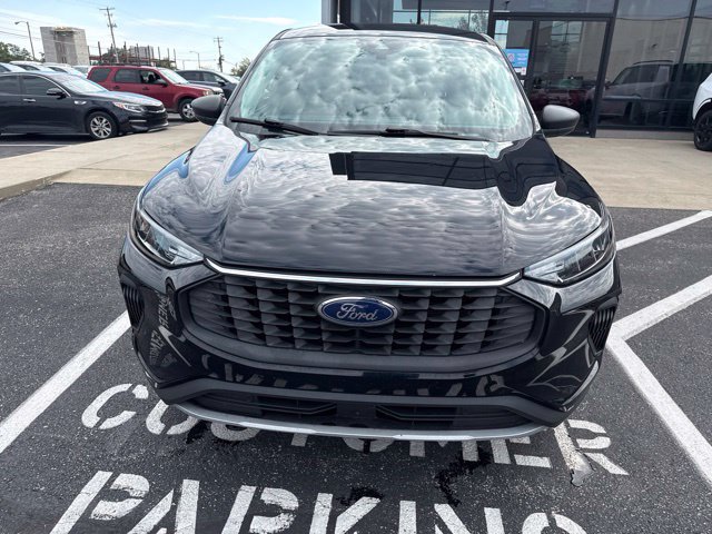 Used 2023 Ford Escape Active AWD/4WD image 3