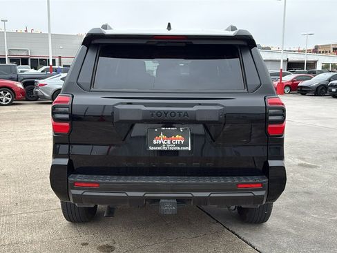 Used 2025 Toyota 4Runner SR5 image 6