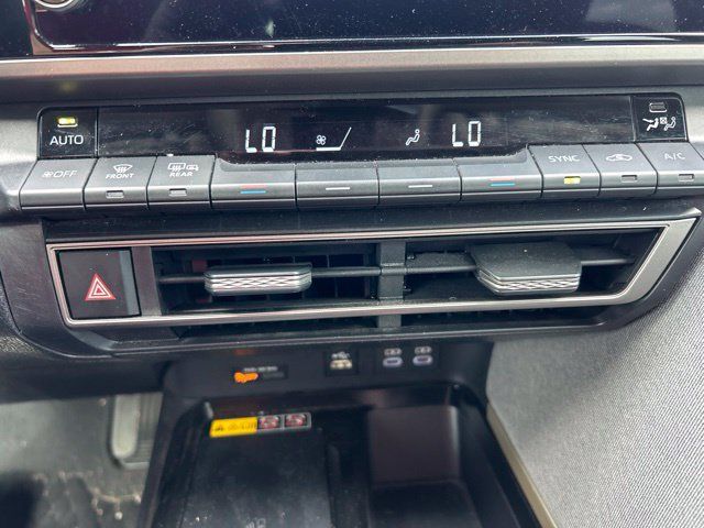 Used 2025 Toyota Camry LE w/ Convenience Package FWD image 15