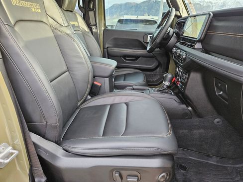 Used 2025 Jeep Wrangler Unlimited Rubicon 392 image 32