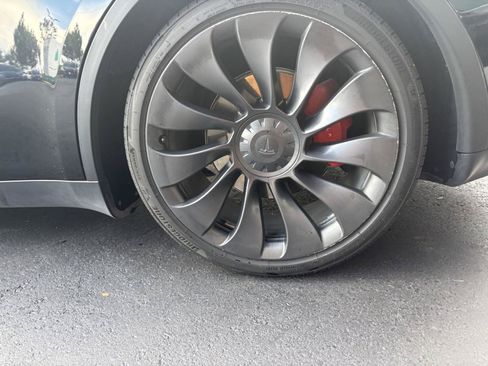 Used 2022 Tesla Model Y Performance AWD/4WD image 11